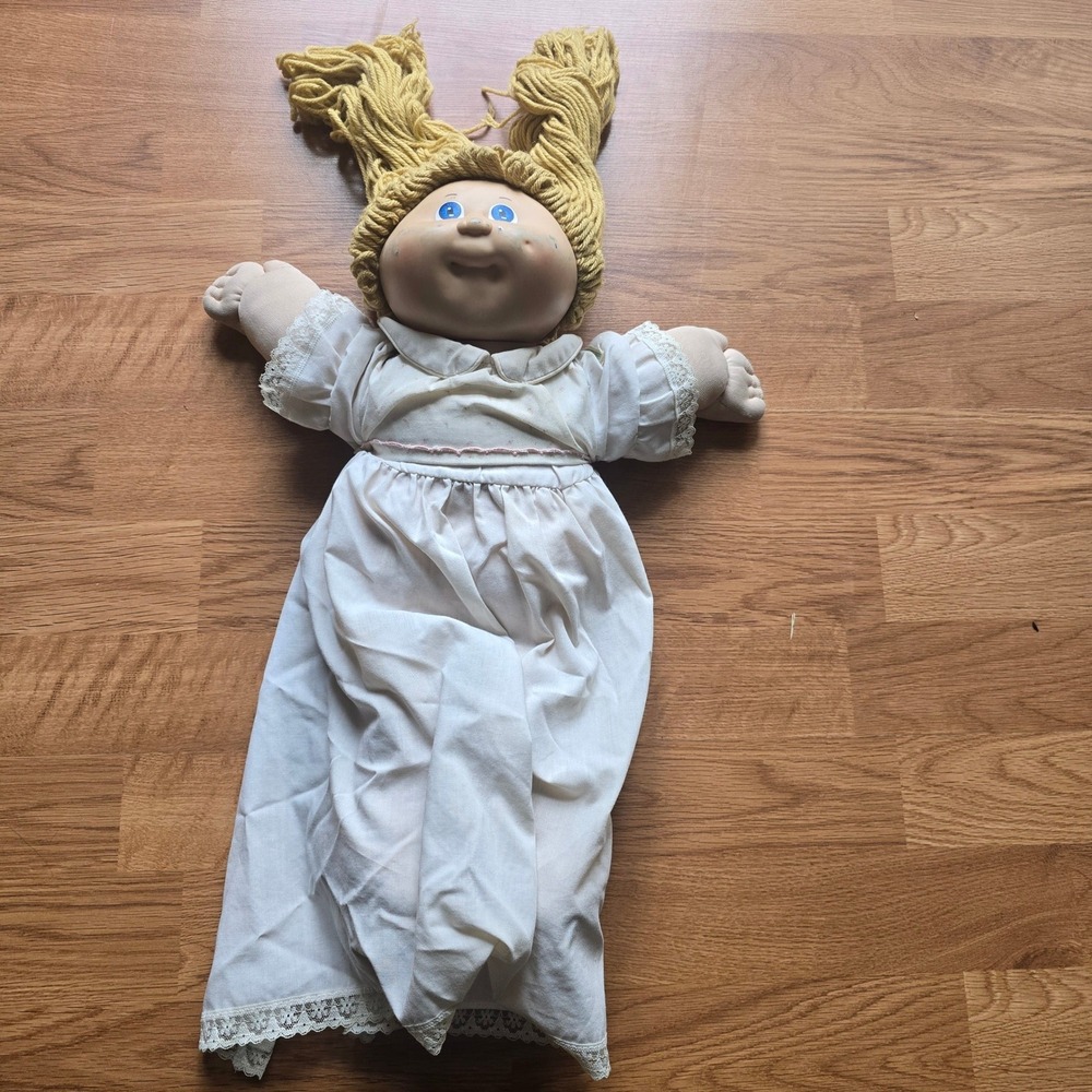 Vintage 1984 Cabbage Patch Kids Doll Blonde Yarn Hair Blue Eyes White Lace Gown